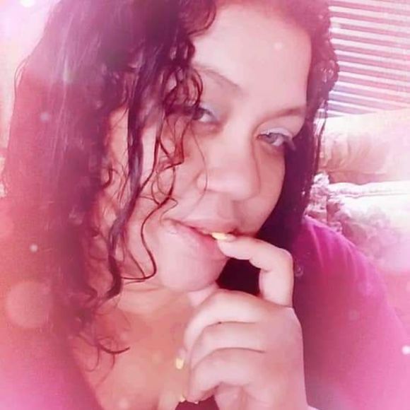 Meet your Posher, Sylvia - Picture 1 of 1